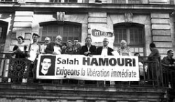  Les soutiens de Salah Hamouri demandent sa libration. Selon eux, il est dtenu injustement en Isral.